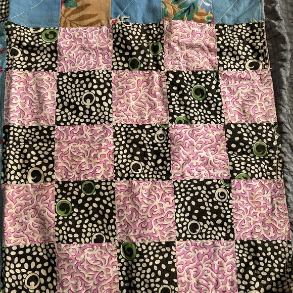 Colorful Patchwork Quilt - Picture 4 of 6